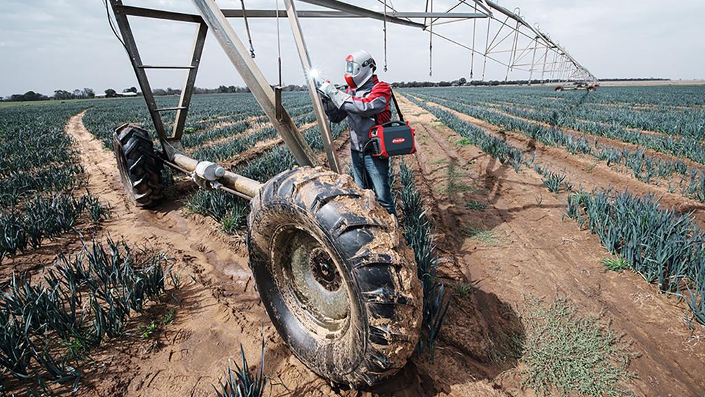 WD Oct 23 - Welding on the Farm - Lead