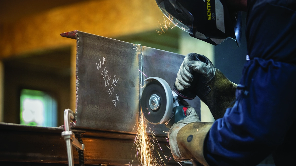 WJ June 2026 - Smart Abrasive Choices to Offset Labor Gaps in Shipbuilding - Lead.webp