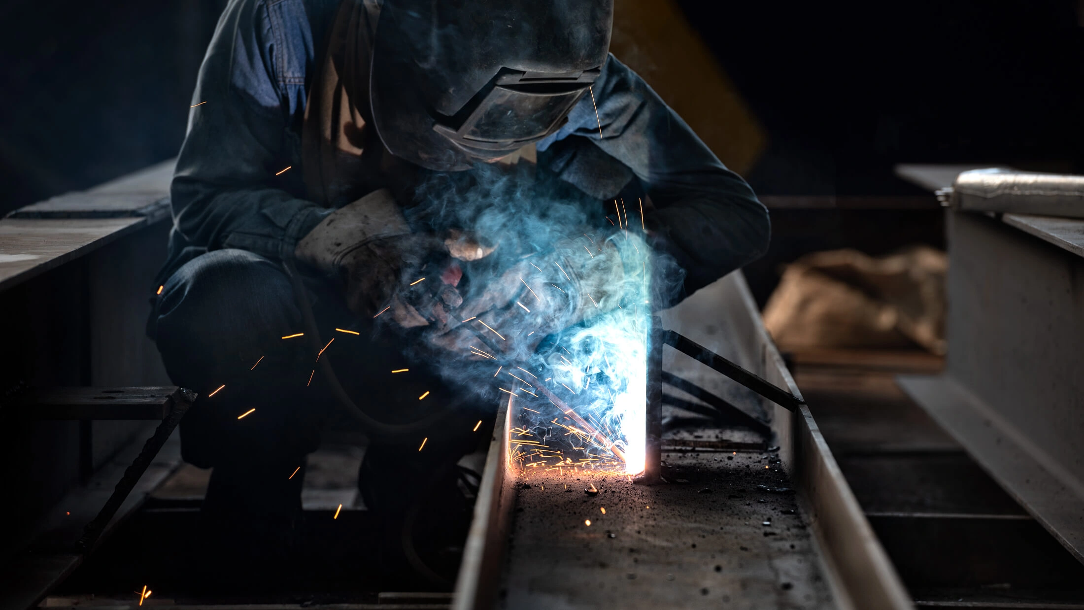WD Dec 2025 - Flux Cored Arc Welding - Principles, Applications, and Common Challenges - what-is-fcaw-welding.webp