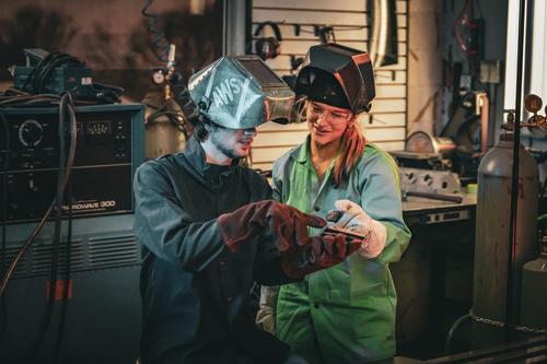 Welding students working on project 2.jpg