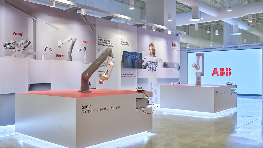 WD Mar 24 - ABB Robotics Facility press release - Customer Experience Center.jpg