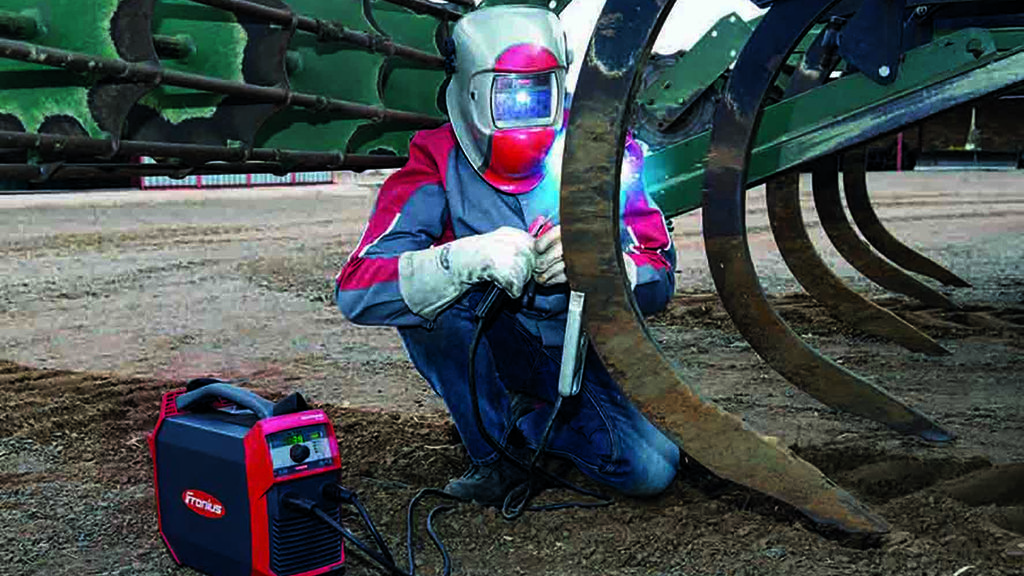 WD Oct 23 - Welding on the Farm - Photo 1