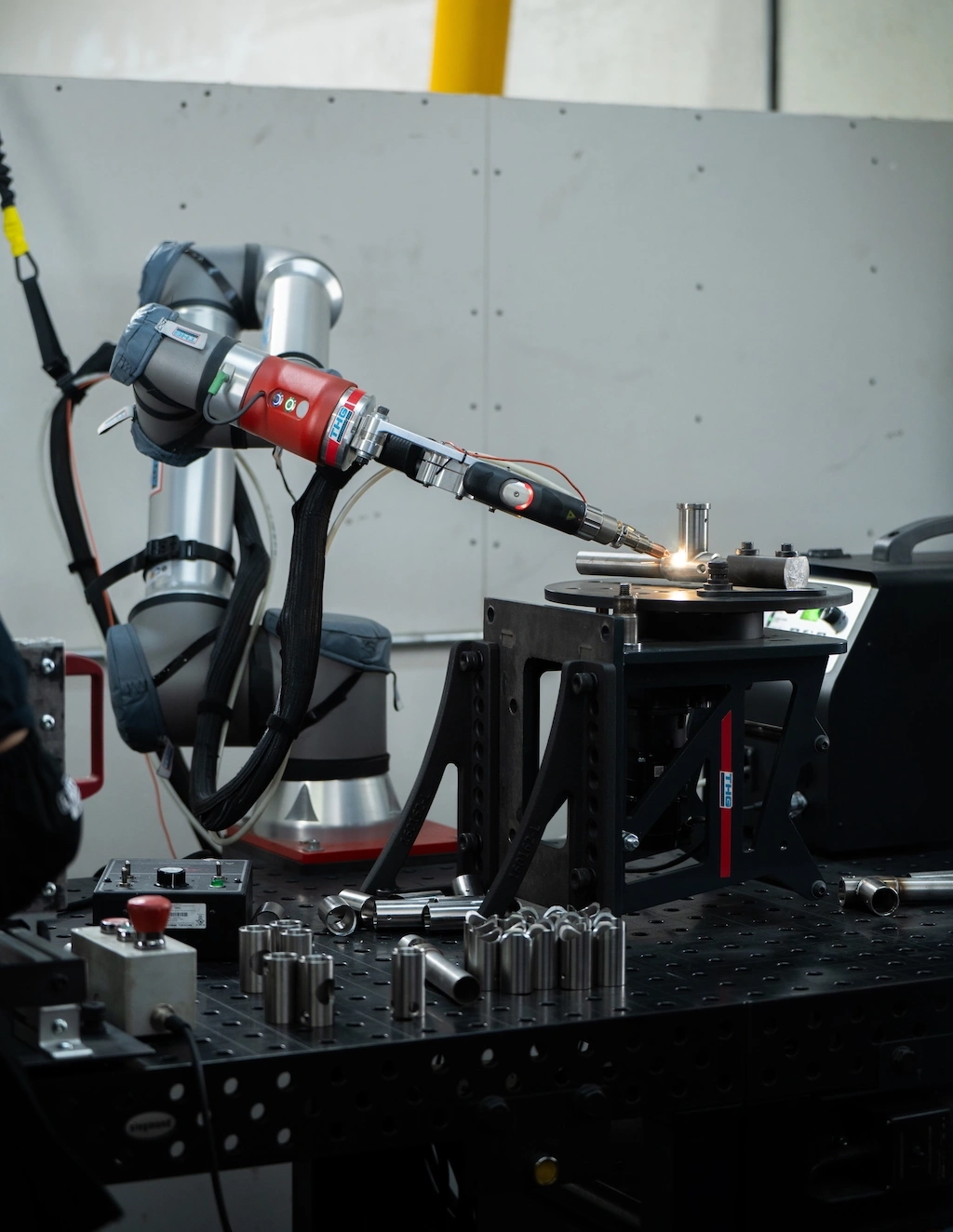 WD Dec 2025 - Considering Collaborative Robotic Laser Welding -Photo 1.webp