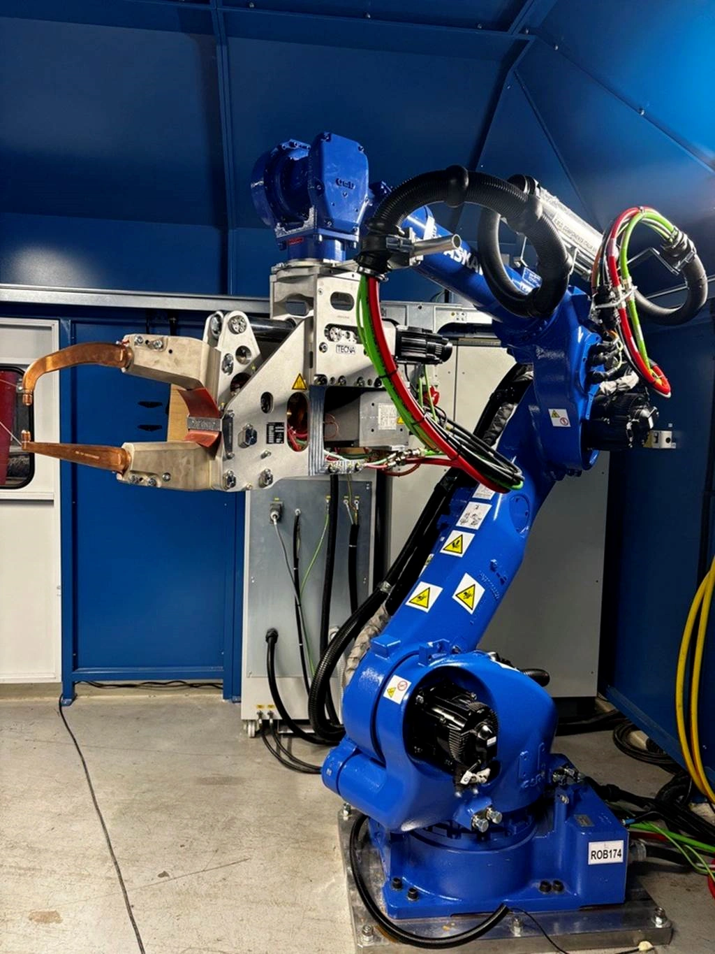 WD Oct 2025 - Robot Spot Welding Guns as a Universal Tool - 3.webp