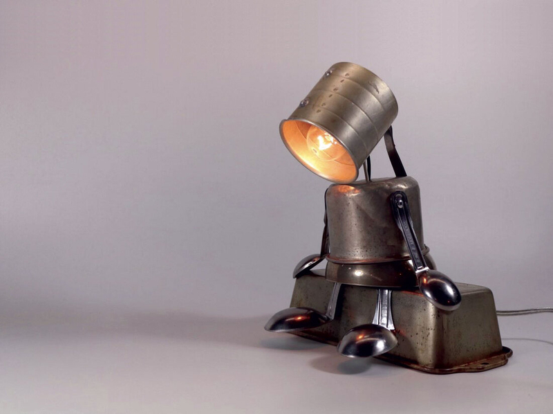 WJEE Jul 23 Artist Lamp.tif