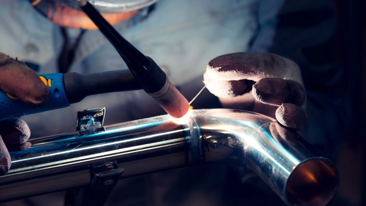 WD Oct 2026 - Aerospace Welding - gtaw-tig-welding-titanium-aerospace.webp